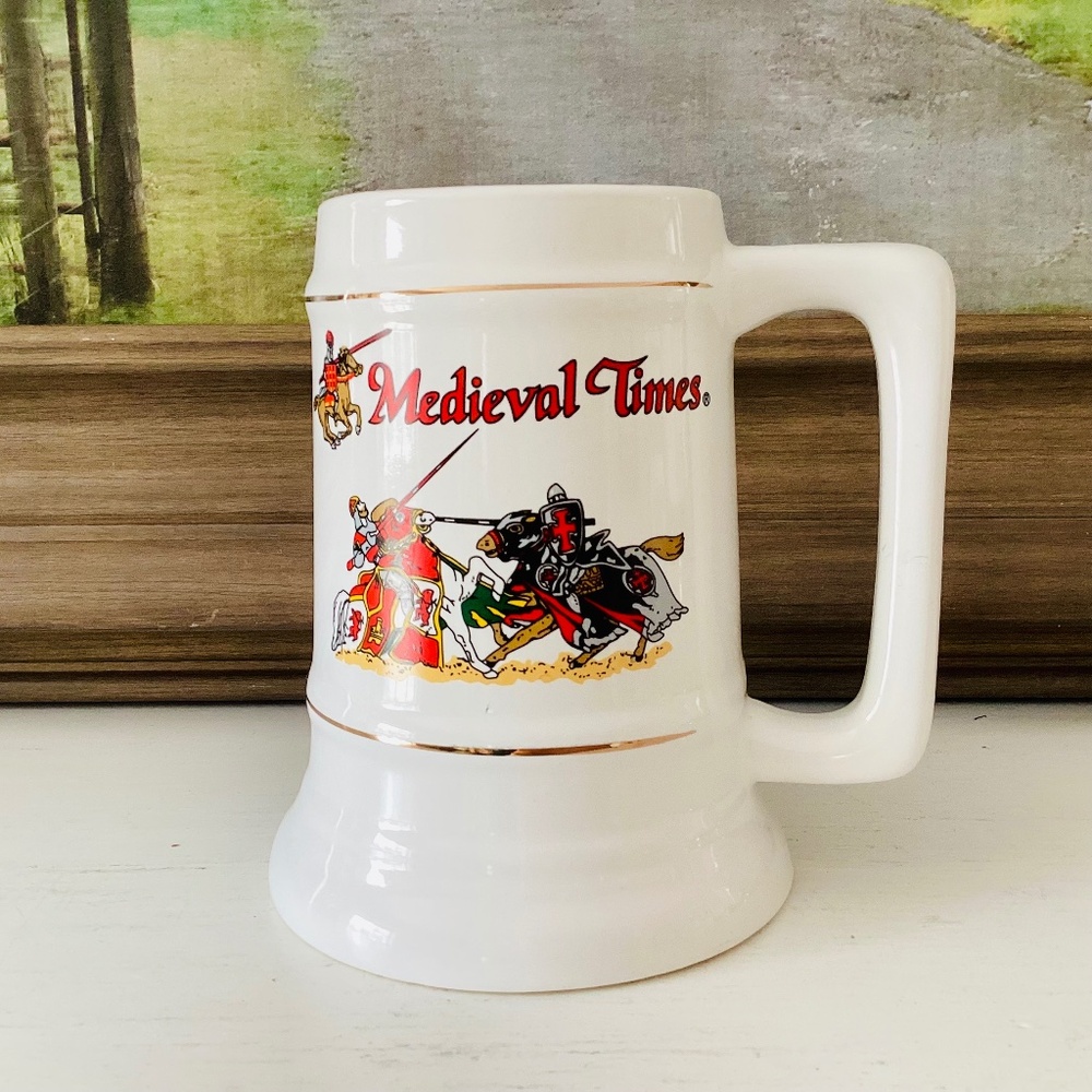 Medieval Times Jousting Knights 32oz Tankard Stoneware Large Beer Stein Mug 6"